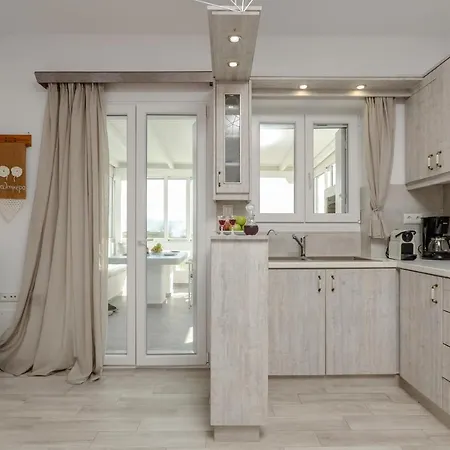 Naxian Wave Seaside Vila