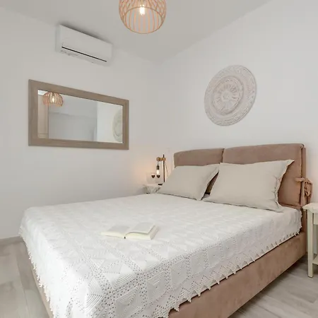 Naxian Wave Seaside Villa