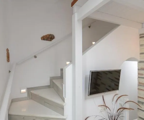 Naxian Wave Seaside Mikri Vigla